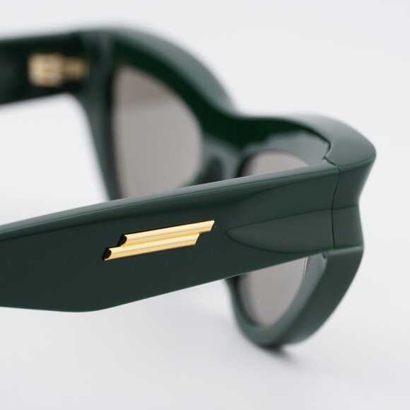 Bottega Veneta BV1220S 004 Sunglasses Green Cat Eye Frame, Green Lenses